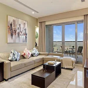 Cozy 2br In Elite Downtown With Canal View Dubai