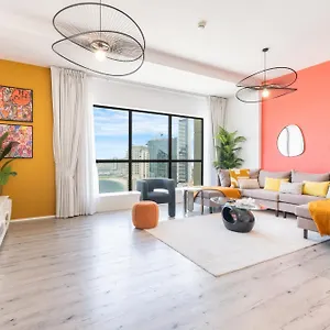 Stylish 4br Steps Away From Jbr Dubai