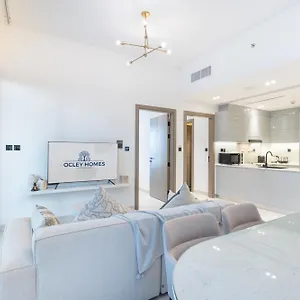 Stylish With Direct Pool Access By The Canal