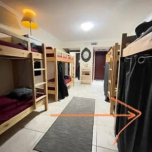 Backpackers Zone Apartment