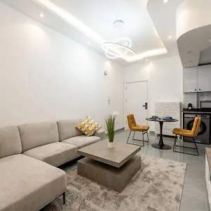 Marina - 1bhk Homely شقة *