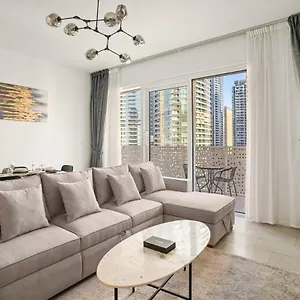 Modern 1br Steps From And Nightlife