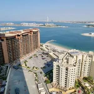 Bird's-eye View Palmtower