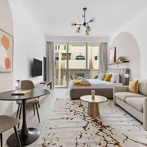 Apartment Silkhaus New In Jvc With Queen Bed
