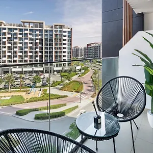 New Chic In Azizi Riviera One Apartament Dubaj