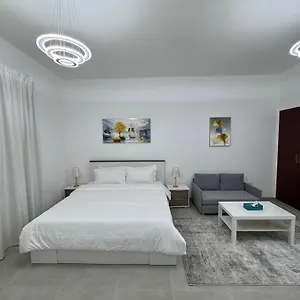 England Cluster International - Bright,spacious And Well Furnished شقة *