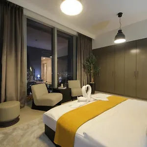 Ultraluxury 4br Penthouse With Full Burj Khalifa View Lägenhet