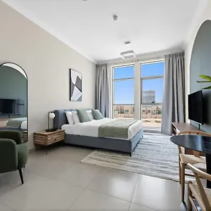 Apartment Chic In Art Gardens Modern Living *