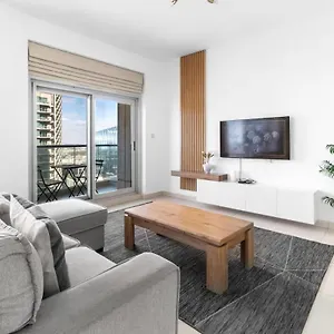 Apartment Prime Downtown Burj Khalifa I Sleeps 8 *