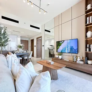 Trophy-cultivate Retreat With Statement Design *