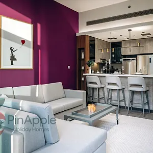 Royal Style New 1br With A View 두바이