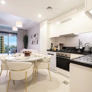 Appartamento Urbanhomes - Luxury And Cozy 3bdr In Business Bay Canal View Dubai