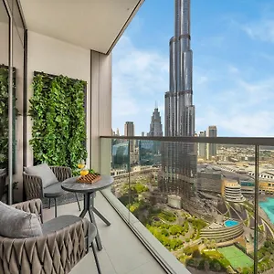 Apartment Crown Jewel 2 Bedroom I Iconic Burj Khalifa And Fountain Views I Free Parking, Gym, Pool, Wi-fi And Ps5 I By Skyline Serenity Dubai