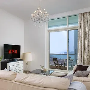 Vayk - Spacious 1br * 두바이