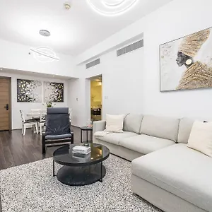 Unique Cosy &spacious 2br In Al Sufouh Apartment *