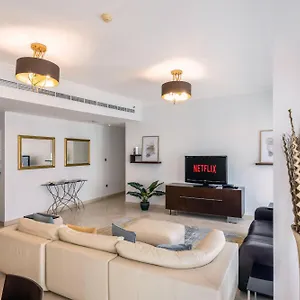 Vayk - Modern 4br With Sea View In Marina