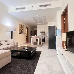 Appartement Luxurious Bedroom With Pool L Business Bay Canal L 10 Min To Mall L Burj Khalifa L Down Town *