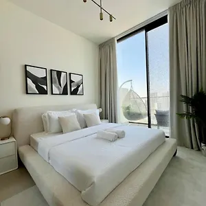 Elegant 1br Jvc Pool, Balcony, Parking Dubaï
