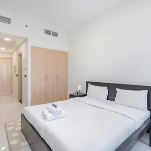 In Alexis Tower's Stunning And Sleeps 2