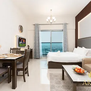 Elite Residence - Luxury Studio - Best Horse Course View Apartment *