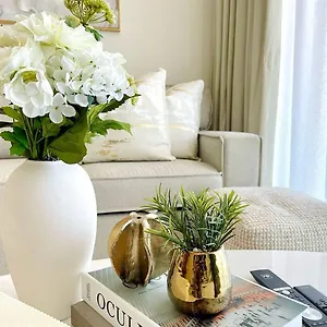 Gold Kissed 1br In The Heart Of Jvc! 두바이