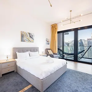Skyline Elegance Burj Views * 두바이