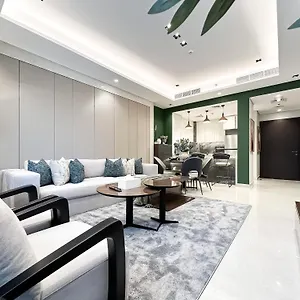Trophy-elegant Living With A Touch Of Earth Dubai