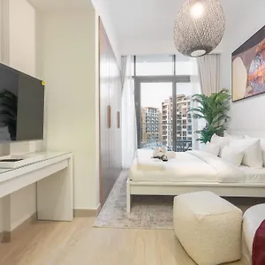A Spectacular In Azizi Riviera 1