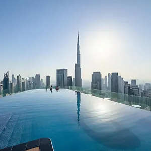 아파트 Infinity Rooftop Pool With Full Burj Khalifa View 두바이