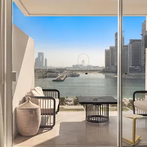Sea View 2bdr Apartment, Pool And Access 두바이
