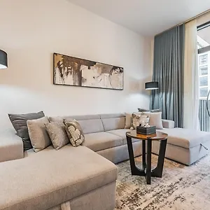 Modern & Luxury 1br -pool View - Kensington Waters * Dubai