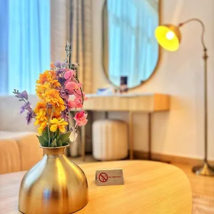 아파트 Fully Furnished Suits In Jvc, Close By Circle Mall, 두바이