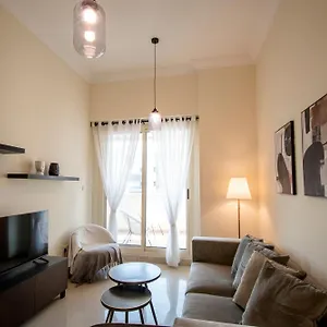 Kazan Homes - Cosy 1br - Marina - 5 Mins From Jbr & The Walk דירה דובאי