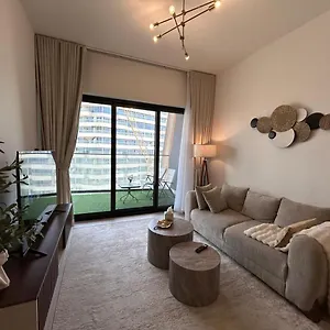 Modern 1-bedroom In Al Jaddaf - Pool, Gym *