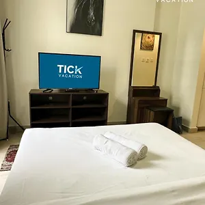 Tick - Contemporary With Balcony Azizi Riviera *