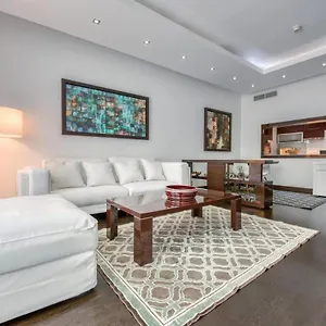 Keysplease Upgraded 1 Bedroom Near Mall, Burj Views * دبي