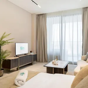 Fam Living Trillionaire Residences Premium With Private Jacuzzi And Canal View Апартаменты *