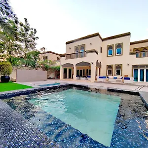 Villa Signature 7-bedroom Marina