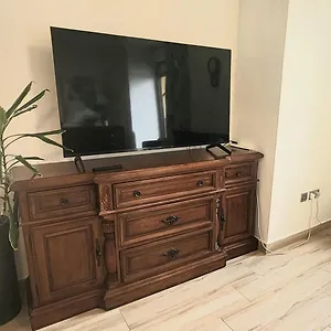Apartment Huge With Full Kitchen Dubai