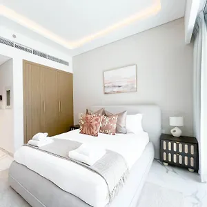 Modern In Riviera Meydan I Pool & Balcony 아파트 두바이