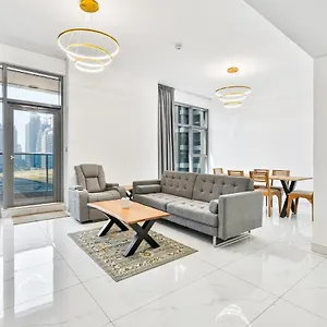 아파트 1br Gem With View Pool And Gym Access