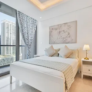 Homely With Balcony, Pool View And Gym Access Апартаменты