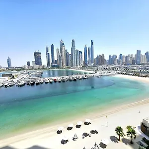 Stunning One Bedroom At Emaar Beachfront *