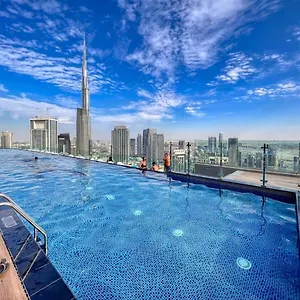 Spectacular Burj View From Infinity Pool Апартаменты *