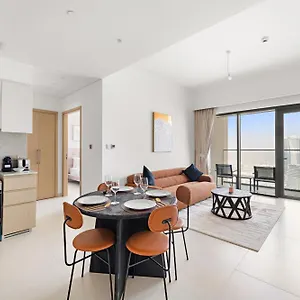 Vayk - Elegant 1br In Prime Downtown Location 아파트 *