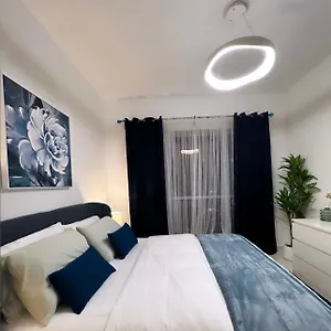C Infinity Homes In Marina 아파트 *