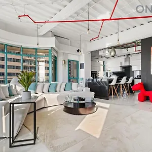 Luxe 3-bedroom Sky Retreat In Marina 아파트 두바이