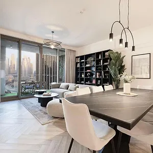 아파트 Spacious 4-bedroom With Full Fountain And Burj Khalifa Views - 10 Min Walk To Mall