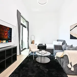 Modern With Balcony And Pool Access - Boulevard 아파트 두바이