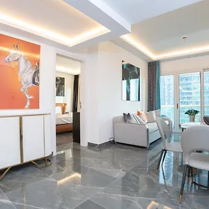 Cozy And Uniquely Furnished One Bedroom Marina *